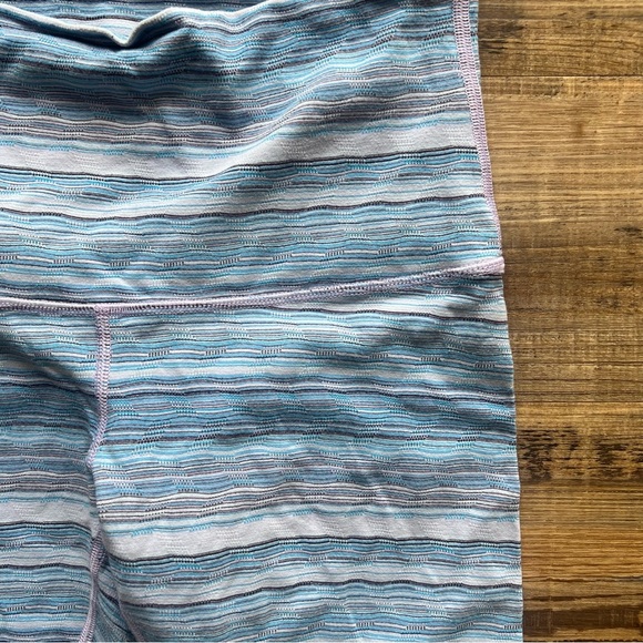 Lululemon Wunder Under Crop III Space Dye Twist Lullaby Ray Women’s Size 6 - Picture 2 of 9